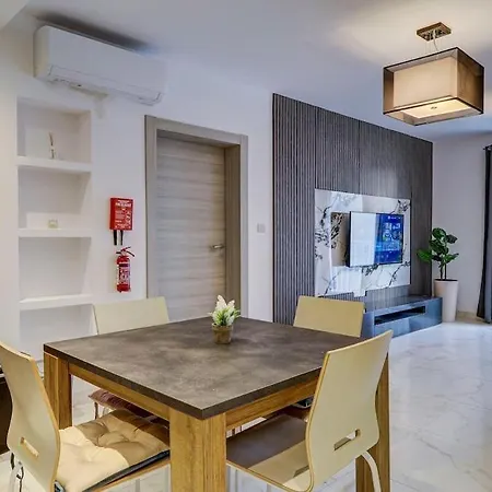 Gzr096-2br Luxury New Minutes From Vibrant Seafront