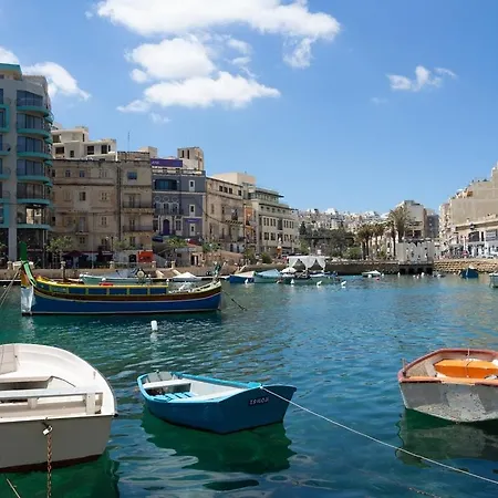 Gzr096-2br Luxury New Minutes From Vibrant Seafront *
